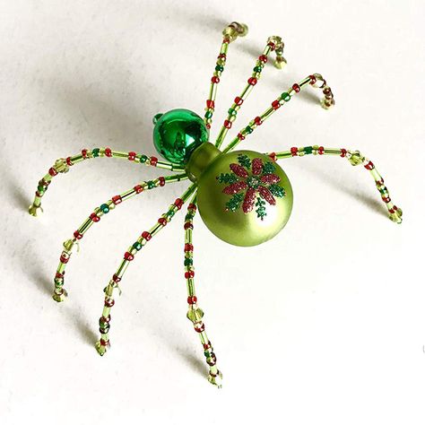 Homemade Christmas Ornaments Diy, Spider Crafts, Christmas Spider, Felt Christmas Decorations, Beaded Christmas Ornaments, Christmas Bead, Beaded Crafts, Felt Christmas Ornaments, Christmas Ornaments Homemade