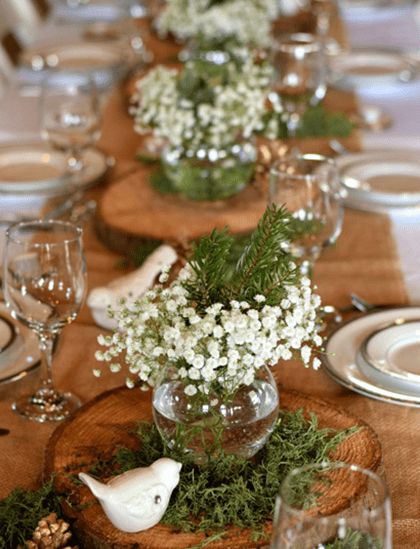 Winter Table Decorations, Diy Woodland, Decorations Flowers, Deco Champetre, Rustic Wedding Decorations, Tafel Decor, Trendy Baby Shower Ideas, Baby Shower Woodland Theme, Babies Breath