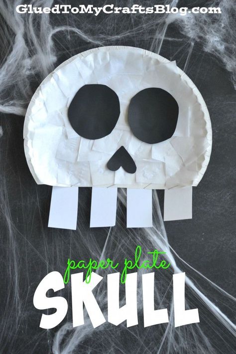 Paper Plate Skull. Use paper plates, paper, and glue to make spooky skeleton crafts with your kids for Halloween. Skeleton Craft, Halloween Crafts Preschool, Skull Crafts, Halloween Crafts For Toddlers, October Crafts, Halloween Arts And Crafts, Halloween Preschool, Adornos Halloween, Manualidades Halloween