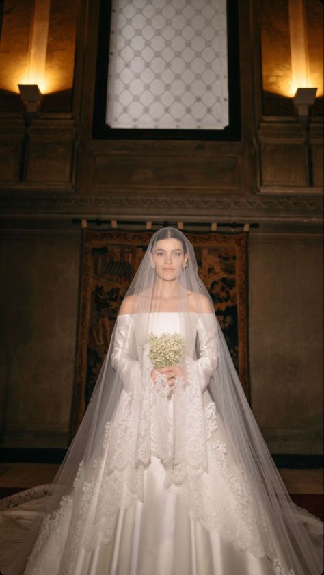 Victorian Era Wedding Dress, Old School Wedding Dress, Lily Collins Wedding Dress, Princess Diaries Wedding Dress, European Wedding Dress, Wedding Dress Catholic, Catholic Wedding Dress, Catholic Wedding Aesthetic, Ralph Lauren Wedding Dress