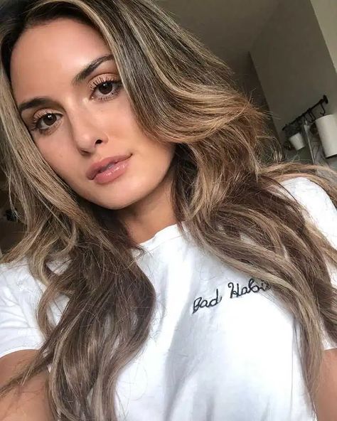 Who is julia rose? See Julia Rose's bio, works, relationships & more - Gadget Clock 1 Julia Rose, Casting Models, Rosé Model, Rosé Instagram, Becoming A Model, Lingerie Photos, Modeling Career, Summer Instagram, Instagram Model