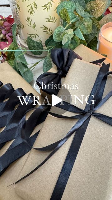 Paula Denham | Home Decor & Interiors |📍Essex, UK on Instagram: "Seasonal Sundays part 2, and I’m here with your weekly Christmas inspo! No don’t worry, I haven’t even thought about what presents I’m buying for people this year, but I wanted to show you 3 really simple but effective Christmas wrapping styles with plain wrapping paper and ribbon, both of which I bought from Amazon. I must have a thing for bows because the number 3 is my fave 🎀 Are you going to try any of these out? Let me know! 👇🏾 #christmas #christmasinspiration #christmaswrapping #giftwrapping" Christmas Gift Wrapping Ideas Aesthetic, How To Make Christmas Bows For Presents, Bows For Christmas Presents, Xmas Wrapping Ideas, Wrapping With Ribbon, Christmas Wrapping Ideas Creative, How To Wrap Presents, Christmas Present Wrapping, Xmas Packaging