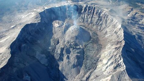 A lava dome (credit: Wilie Scott/USGS) Lava Dome, Mount St Helens, Dome Structure, Saint Helens, Lava Flow, St Helens, Homeschool Science, Travel Design, Travel Wedding