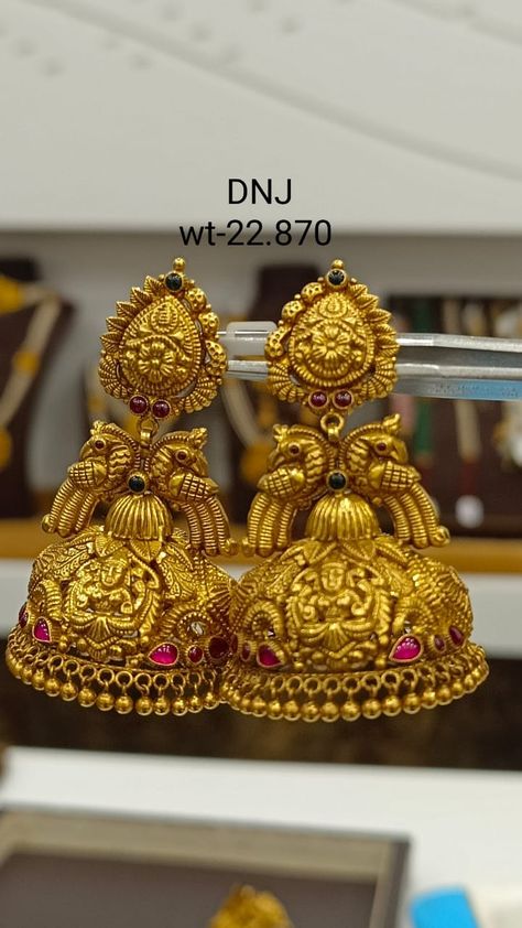 Antic Earrings Gold, Latest Gold Jumkhas, Gold Antique Jumkas Design, Gold Jhumka Earrings Bridal South Indian, Antique Jumka Gold, Antique Jhumkas Gold Temple Jewellery, Gold Jumkas Antiques, Jumka Gold Designs, Gold Jhumka Earrings Indian Latest