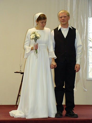 Mennonite Wedding, Traditional Mexican Wedding Dress, Amish Wedding, Amish Culture, Mexican Wedding Dress, Plain People, Wedding Dress Gallery, Modest Wedding Dress, Stunning Bridesmaid Dresses