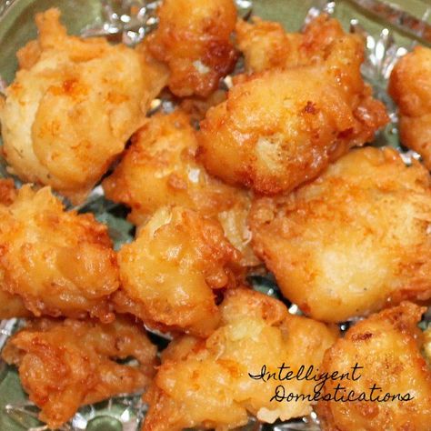 Easy recipe for pan fried cheesy cauliflower bites. We made these for a football party snack. Also a good way to get the kids to eat their cauliflower. #cauliflower Fried Cauliflower Air Fryer, Fried Cauliflower Bites, Pakoras Recipe, Pan Fried Cauliflower, Cauliflower Air Fryer, Deep Fried Cauliflower, Cauliflower Casserole Recipes, Guacamole Recipe Easy, Buffalo Cauliflower Bites