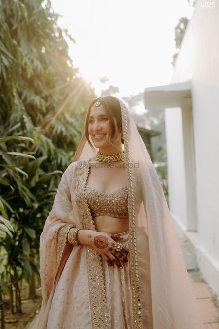 Engagement Looks For Indian Bride, Sundowner Wedding, Pink Bridal Lehenga, Engagement Lehenga, Latest Bridal Lehenga, Dresses Traditional, Indian Bride Outfits, Bridal Lehenga Collection, Kundan Jewelry