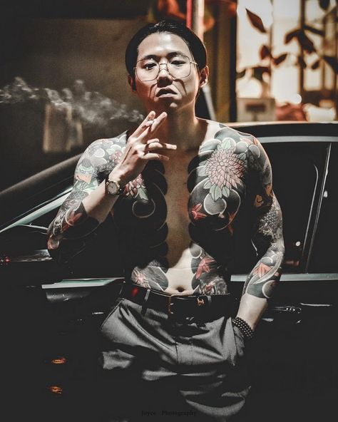 Suit Tattoo Men, Tattoo All Arm, Men Japanese Tattoo, Japanese Tattoos Men, Japanese Tattoo Back, Yakuza Tattoo Men, Japanese Yakuza Tattoo, Japan Yakuza, Yakuza Style Tattoo