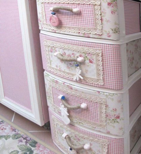 Shabby Chic Decorating, Styl Shabby Chic, Decor Shabby Chic, Shabby Chic Bedroom, Shabby Chic Crafts, Shabby Chic Diy, Craft Room Storage, Sewing Rooms, Chic Bedroom