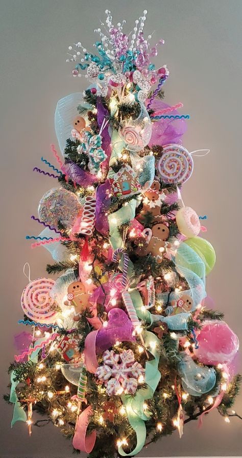 Christmas Tree Decorations For Kids, Fun Christmas Tree, Candy Christmas Tree, Ribbon Ideas, Christmas Trees For Kids, Tree Ribbon, Christmas Tree Decorating Themes, Candyland Christmas, Candy Land Christmas Decorations