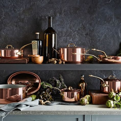 Contemporary Style Kitchen, Rustic Country Kitchens, Kitchen Buffet, Copper Pans, Copper Cookware, Copper Pots, Copper Kitchen, Cast Iron Cookware, Cookware Set