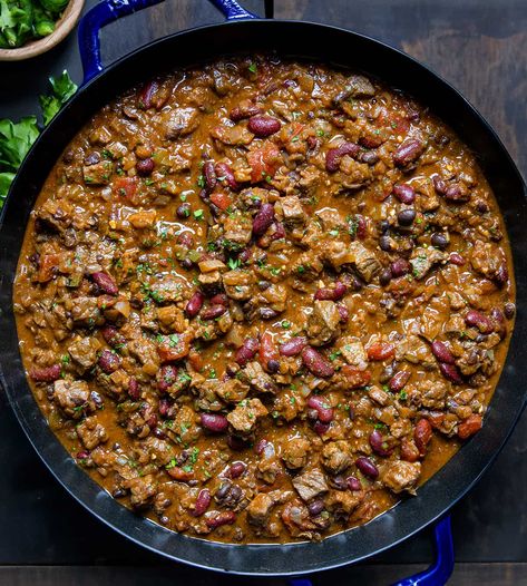 With tender steak and a definite kick, Spicy Steak Chili will be a hot (literally) option for your Fall chili recipes that will wake up your taste buds! Spicy Jerk Chicken Recipe, Fall Chili Recipes, Steak Chili Recipe, Fall Chili, Coconut Chicken Recipe, Meatless Chili, Steak Chili, Spicy Chili Recipe, Spicy Steak