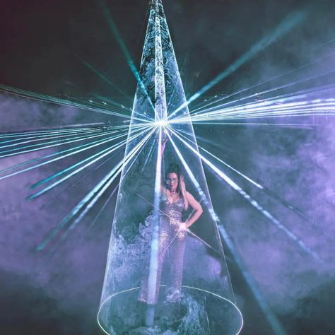 Laser Light Photography, Laser Photoshoot, Laser Photography, Kat Dahlia, Laser Products, Layout Artist, Wall Of Light, Lookbook Ideas, Power Of Light