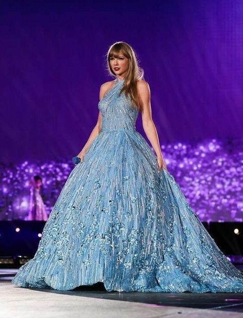 Taylor Swift Biography, Enchanted Dress, Taylor Swift Fotos, Taylor Swift Dress, Taylor Outfits, Taylor Swift New, Taylor Swift Speak Now, Taylor Swift Cute, Estilo Taylor Swift