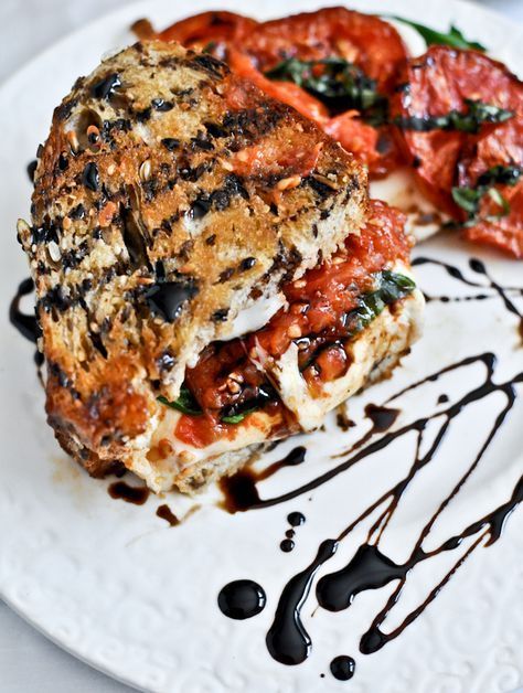 Roasted Tomato Caprese, Caprese Grilled Cheese, Resep Sandwich, Tomato Caprese, Roasted Tomato, Think Food, Balsamic Glaze, Yummy Eats, Roasted Tomatoes