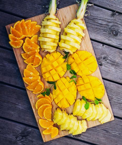 Yellow Fruit Platter, Yellow Food Platter, Sun Fruit Platter, Mango Platter, Birthday Fruit Platter, Yellow Charcuterie Board, Small Fruit Platter, Yellow Party Foods, Fruit Charcuterie Board Ideas