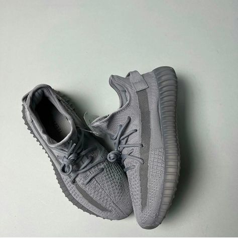 Adidas Yeezy Boost 350 V2 'Steel Grey' 🌪️ Buy Now Pay Later with Afterpay / ZipPay / Klarna & more 🛒 #sneakermode #sneakers #yeezy #yeezy350 #yeezy350v2 #steelgrey Grey Yeezy, Yeezy Shoes Women, Sneakers Yeezy, Sply 350, 350 Boost, Yeezy 350, Yeezy Boost 350 V2, Junior Year, Grey Outfit