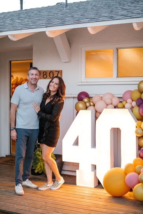 Easy 40th Birthday Decorations, 40th Birthday Bar Ideas, At Home 40th Birthday Party, Throwing A 40th Birthday Party, 40 Th Birthday Decoration Ideas, 40th Birthday Ideas At Home, 40tj Birthday Party Ideas, 40th Cocktail Party Ideas, 40th Birthday Backyard Party Ideas For Women