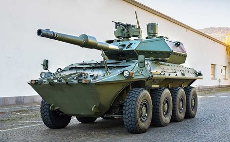 Italy’s new tank, the Centauro II, was shown off at a military test range Wednesday, as the country's Parliament continued to decide whether to fund the vehicle. M109 Paladin, Tanks Modern, Tank Armor, Armoured Vehicles, Italian Army, Military Armor, Tank Destroyer, Military Hardware, Battle Tank