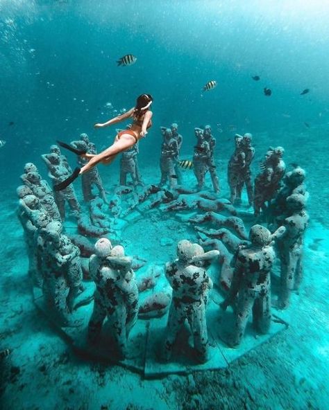 Coral reefs are living animal colonies that provide nesting places for fish and other under water creatures. They are important elements of our oceans’ eco systems and if destroyed, the fish will look for housing elsewhere and reduce food and tourism for the locals. Gili Meno, Underwater Sculpture, Middle Island, Bali Vacation, Gili Island, Human Figures, Hauntingly Beautiful, Koh Tao, Bali Travel