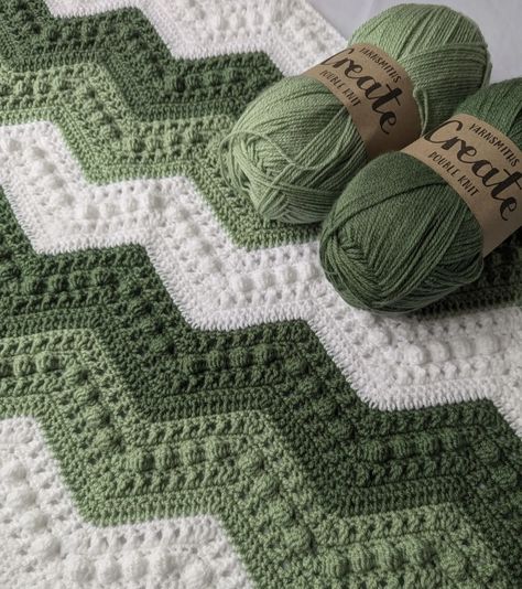 Crochet Sage Green, Sage Green Crochet Blanket, Green Baby Blanket Crochet, Green Crochet Blanket, Sage Green Crochet, Knit Throw Blanket Pattern, Afghans Crochet, Crochet Tutorial Pattern, Chunky Crochet Blanket