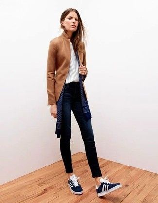 How to Wear Blue Sneakers (35 looks) | Women's Fashion Vibeke Design, Beige Outfit, Mode Casual, Looks Street Style, Sneakers Outfit, Fashion Mode, Looks Style, Mode Inspiration, Mode Style