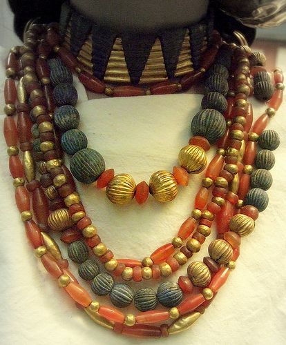 Queen Puabi’s necklaces.  #mesopotamia #history #jewelry Queen Puabi, Ancient Sumerian, Egypt Jewelry, Ancient Jewels, Ancient Near East, Ancient Jewellery, Ancient Mesopotamia, Historical Jewellery, Lapis Lazuli Beads