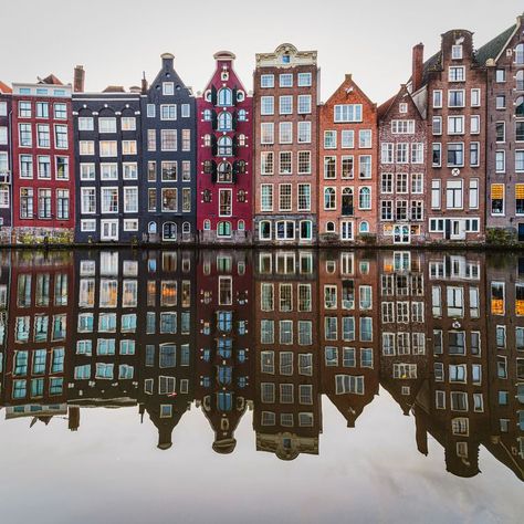 Houses In Amsterdam, Eindhoven Airport, Amsterdam Architecture, Row Of Houses, Amsterdam Houses, Dutch House, Amsterdam Canals, Canal House, Van Gogh Museum