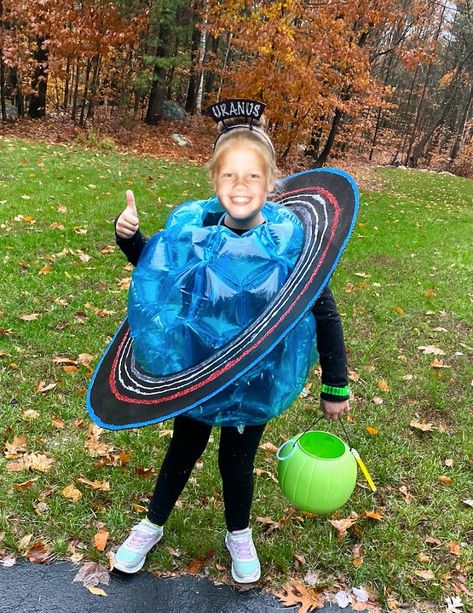 How to Make a Planet Costume | Adventures & Smiles Kids Space Costume, Space Theme Costume, Planet Costume, Universe Costume, Science Costumes, Outer Space Costume, Rocket Costume, Space Halloween, Kid Costumes