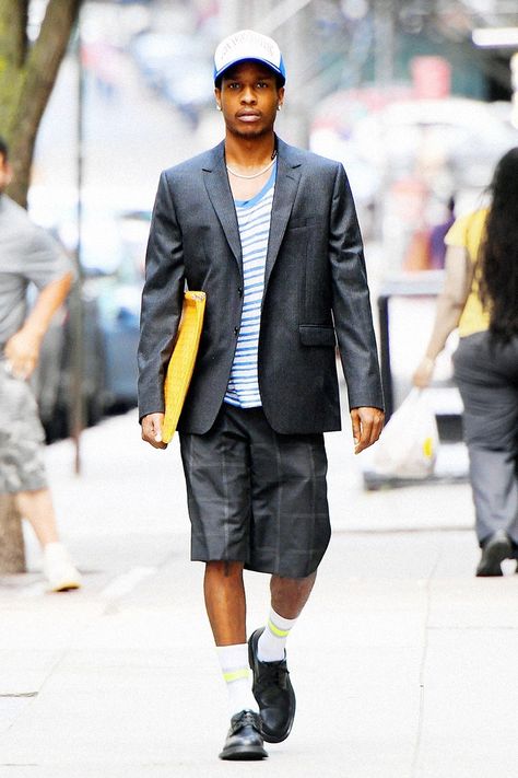 A$AP Rocky's Outfit Shows He Isn't Scared of the Blazer/Shorts Combo Artist Look Outfit, Rocky Outfits, Blazer Streetwear, Asap Rocky Outfits, Blazer Outfits Men, October Fashion, Mens Shorts Outfits, Couple Fits, Tailored Shorts