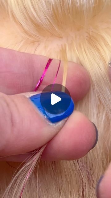 Tinsel Hair How To, How To Do Tinsel In Hair, Hair Tinsel Slip Knot, Braid Thread In Hair, Diy Fairy Hair Tutorials, Braid In Tinsel, Tinsel In Short Hair, How To Put Tensile In Your Hair, How To Tinsel Your Hair