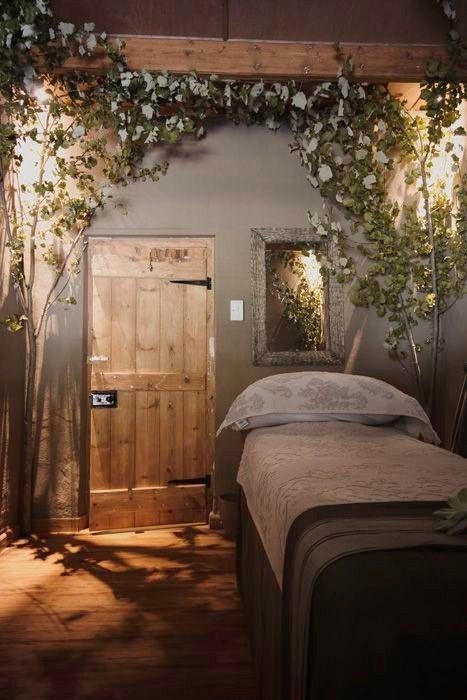 Spa Room Ideas, Deco Spa, Massage Room Decor, Facial Room, Massage Therapy Rooms, Forest Bedroom, Forest Room, Reiki Room, Case In Pietra