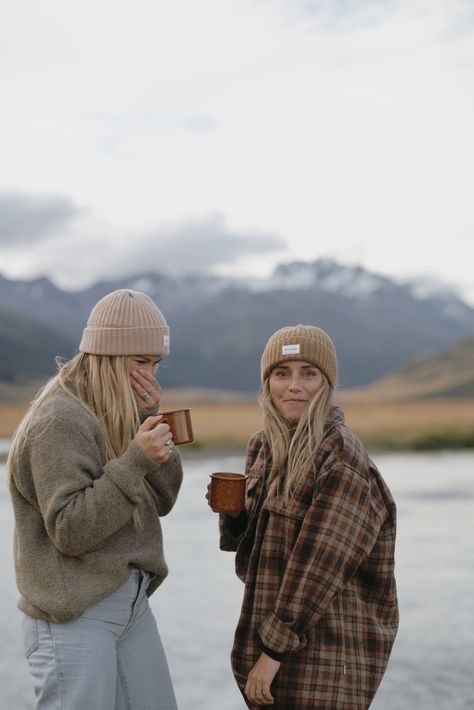 Cool Beanie Outfits, Pacific Northwest Winter Outfits, Women’s Winter Hat, North Carolina Winter Outfits, Women’s Beanie Outfit, Tan Beanie Outfit, Cold Camping Outfit, Binnie Hat Outfits, Outdoor Outfit Winter