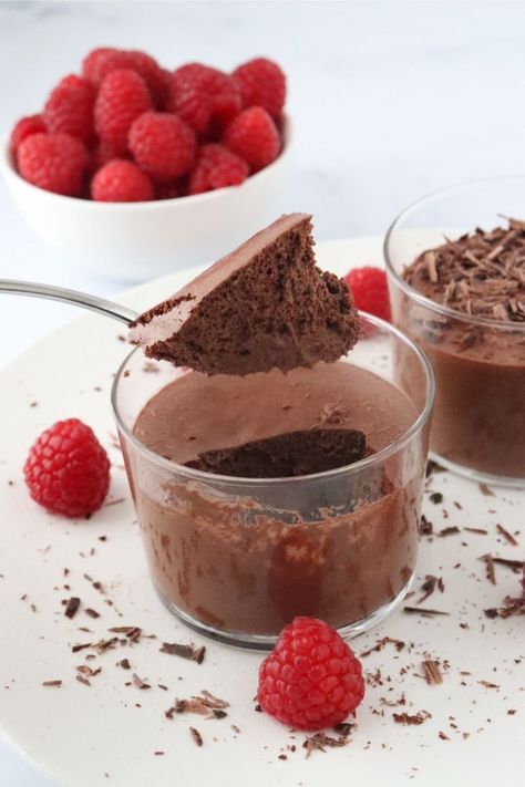 This 2 ingredient chocolate mousse recipe is super easy and healthy as it uses dark chocolate. Learn how to make dairy free and eggless French chocolate mousse using aquafaba. This is definitely the best vegan chocolate mousse recipe. #chocolate #dairyfree #eggless #vegan Dairy Free Chocolate Mousse, Aquafaba Mousse, Moose Dessert, How To Make Aquafaba, French Chocolate Mousse, Vegan Chocolate Mousse Cake, Eggless Chocolate Mousse, Choc Mousse, Coconut Chocolate Bars