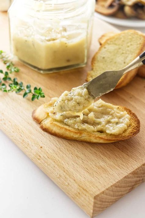 Roasted Garlic Spread Roasted Garlic On Bread, Roasted Garlic Dipping Oil, Baked Garlic Dip, Olive Oil Butter Recipe, Roasted Garlic Cloves For Bread, Roasted Garlic Uses, Roasted Garlic Spread For Bread, Roasted Garlic Appetizer, Garlic Spread Recipes