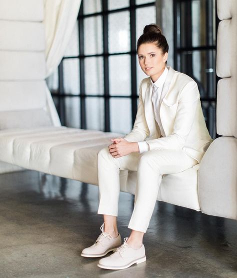 323 Likes, 8 Comments - Kate Schneider (@katekate35) on Instagram: “Nothing feels better than a custom-fitted suit #feelgoodfriday #qclothier 📷: @kelseaholderphoto” Tomboy Wedding Outfit, Tomboy Wedding, Feminine House, Lesbian Wedding Suit, Lesbian Wedding Outfits, Wedding Suit Women, White Tuxedo Wedding, White Wedding Suit, Bride Suit