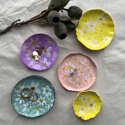 Cute hand made and moulded air dry clay trinket dishes, with vibrant colours and Daisy Size - Large: 9cm Small: 6cm Air Dry Clay Trinket Dishes, Air Dry Clay Trinket, Clay Plates, Bullet Journal Art, Dry Clay, Trinket Dish, Air Dry Clay, Trinket Dishes, Clay Crafts