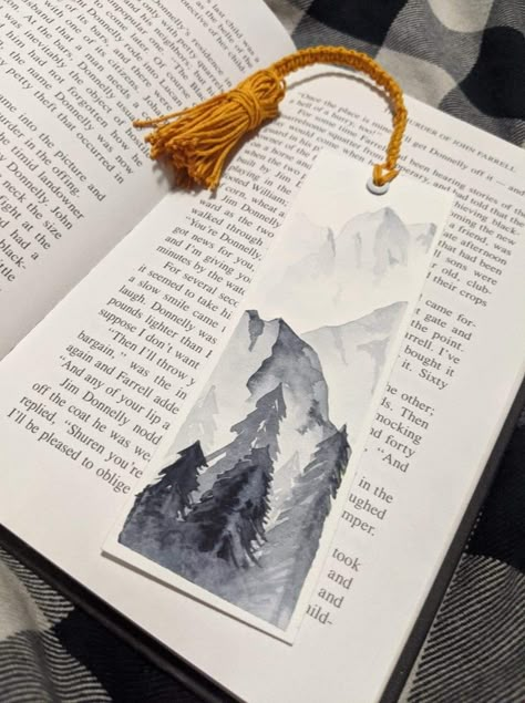 Watercolor mountain bookmark. Checkout my instagram for more. ByKateKurt Watercolor Mountain Bookmark, Bookmark Mountain, Mountains Bookmark, Easy Watercolor Bookmark Ideas, Nature Bookmark, Bookmark Watercolor, Bookmark Art, Mountain Watercolor, Art Painting Landscape