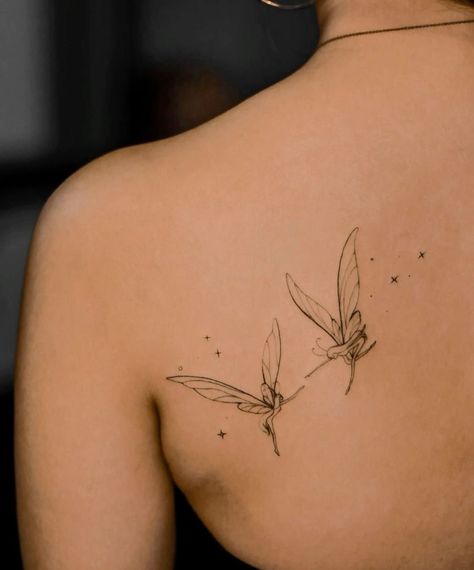 Back Tattoo Shoulder, Fairy Tattoos For Women, Tattoo Design Fine Line, Small Fairy Tattoos, Cute Disney Tattoos, Tattoos On Shoulder, Fairy Tattoos, Cat Tattoo Ideas, Cute Simple Tattoos