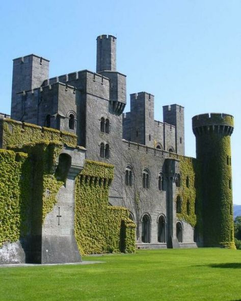 Old Castle Aesthetic Exterior, Welsh Architecture, Wales Castle, Penrhyn Castle, Welsh Castles, Norman Castle, Hohenzollern Castle, Old Castle, Irish Castles