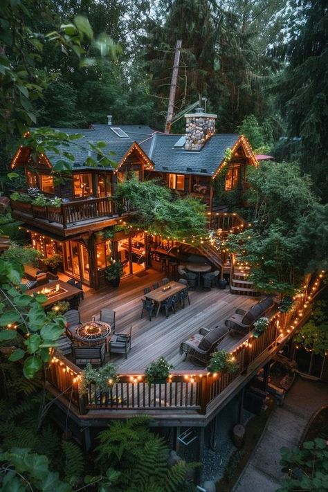 Beautiful Homes In The Woods, Cute House In The Woods, Dream Cabin In The Woods, House In The Middle Of Nowhere, Lodge House Exterior, Luxury Cabins Mountain Dream Homes, Mansions In The Woods, Cozy House In The Woods, Dream House Forest