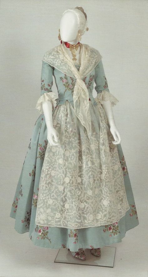 1000+ images about Colonial/18th Century Style on Pinterest | 18th ... Woods Ideas, 1700 Fashion, Costume Inspirations, Colonial Dress, 18th Century Women, Beast Costume, 18th Century Dress, Rococo Fashion, Historical Dress