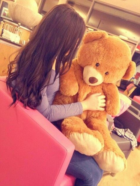 Teddy Pictures, Teddy Girl, Teddy Bear Girl, Teddy Bear Pictures, Bear Girl, Cute Teddy Bears, Cute Love Couple Images, Girls Dp, Cute Poses