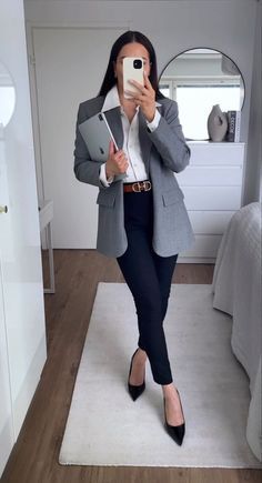 Aesthetic Lawyer, Networking Event Outfit, Event Outfit Ideas, Corporate Baddie Outfits, Baddie Vibes, Corporate Baddie, Lawyer Fashion, Fashionable Work Outfit, Chic Business Casual