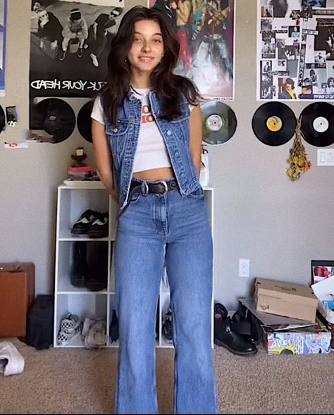 70s Denim Aesthetic, 90s Jean Vest Outfit, 80s Denim Vest Outfit, 80s Denim Outfit Women, Rockstar Gf Everyday Outfit, Demin Vest Outfits 90s, Jean Vest Outfits 70s, 80s Outfits Jeans, 70s Denim Vest Outfit