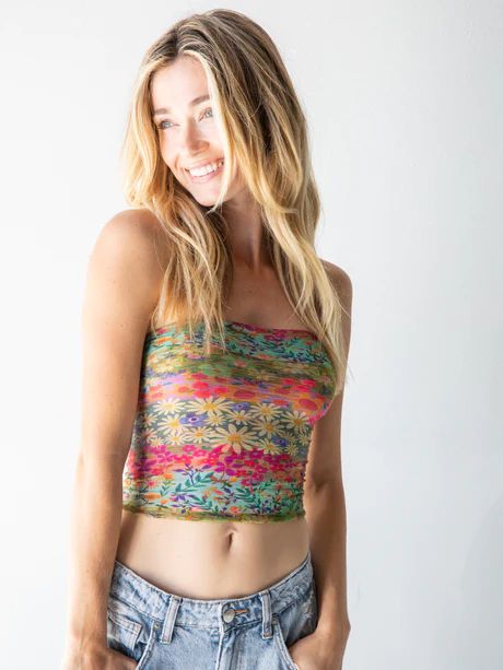 Preppy Mode, Cute Hiking Outfit, Boho Bandeau, Bandeau Crop Top, Beach Please, Strapless Bandeau, Floral Outfit, Strapless Tops, Natural Life