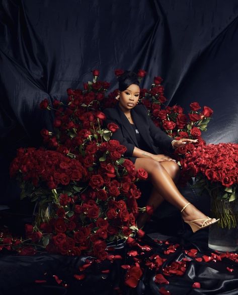 Red Roses Photoshoot Black Women, Burning Roses Photoshoot, Rose Photoshoot Black Women, Red Photoshoot Black Women, Photoshoot With Roses, Roses Photoshoot Ideas, Sithelo Shozi, Roses Photoshoot, Photoshoot Black Women