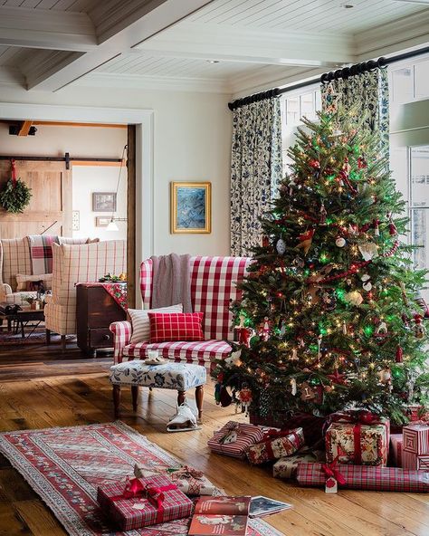 Kathy Marshall on Instagram: “Oh Christmas Tree! This beautiful New England family room changes effortlessly with the seasons, and is the perfect place to gather for a…” New England Christmas, England Christmas, Oh Christmas Tree, Christmas Interiors, Instagram Christmas, 2020 Trends, Creative Halloween Costumes, Red Gingham, Interior Ideas