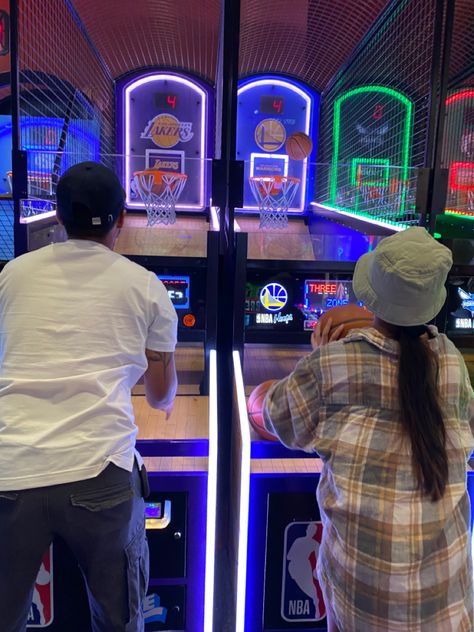 Arcade Basketball Aesthetic, Couples Cinema, Romantic Activities, Cinema Date, Basketball Aesthetic, Couples Game Night, Fun Date Ideas, Gamer Couple, San Myshuno