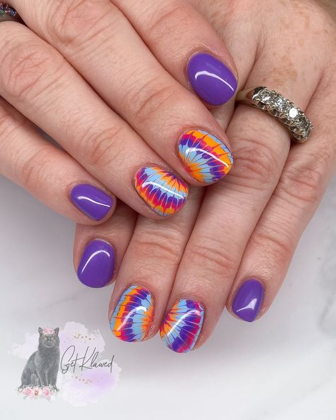 Feelin’ groovy with these purple vibes and tie-dye accents! 💜✨ A little swirl, a lot of sass, and all the color magic. Who’s ready for a psychedelic nail journey? 🌈💅🏻 #tiedyenails #purpleperfection #nailartmagic #gelnails #nailart #shortnails #shortnailinspo #LEBrandAmbassador #GetKlawed #480nails #aznails #nailsmagazine #nails #nailsofinstagram #nailinspo #independentnailtech Nail Journey, Fall Ties, Feelin Groovy, Tie Dye Nails, Purple Vibe, Finger Nail Art, How To Tie Dye, Color Magic, Get Nails